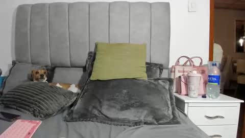 LAURA online show from October 2025 08:27:02 PM