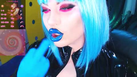 Roxy online show from November 2025 02:42:01 PM