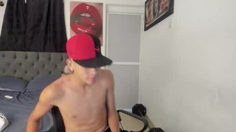 crazzy_master1 online show from June 2026 07:24:01 AM