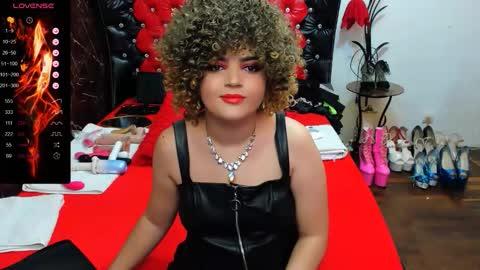 Snapshot of crazzy_pussy chatting on September 2025 09:14:02 AM Ana online show from September 2025 09:14:02 AM