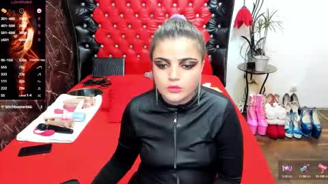 Snapshot of crazzy_pussy chatting on October 2025 01:30:01 PM Ana online show from October 2025 01:30:01 PM