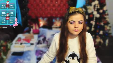 Snapshot of crazzy_pussy chatting on December 2025 03:31:01 PM Ana online show from December 2025 03:31:01 PM