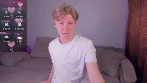 Snapshot of creamcherrystudio chatting on October 2025 01:38:01 AM TheMikeSever online show from October 2025 01:38:01 AM