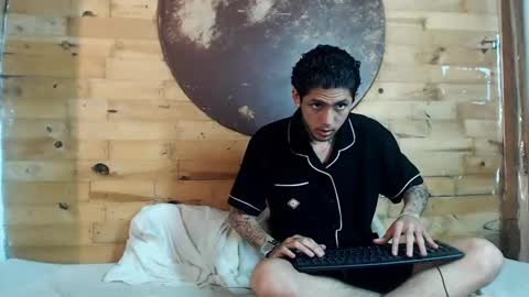  CAMILA Y SEBASTIAN online show from January 2025 02:49:02 AM