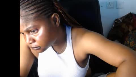 Snapshot of creamy_juicypussy chatting on November 2025 10:48:01 PM Lady jasmine online show from November 2025 10:48:01 PM