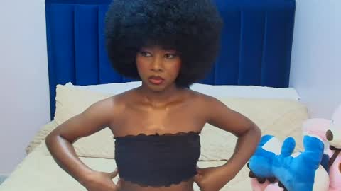 Snapshot of creamybabee chatting on June 2026 12:22:02 AM queen online show from June 2026 12:22:02 AM