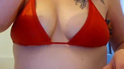 Snapshot of creamymilf11 chatting on September 2025 01:55:02 AM creamymilf11 online show from September 2025 01:55:02 AM
