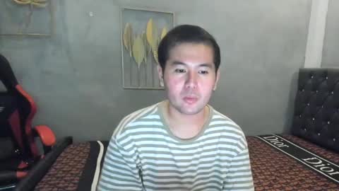 BareCreamyCum online show from December 2024 01:40:01 PM