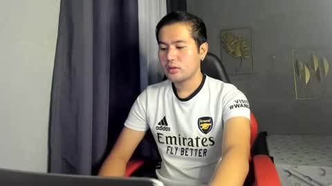 BareCreamyCum online show from December 2024 04:17:02 AM