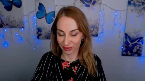 Snapshot of create_your_own_sun chatting on September 2025 02:39:02 PM Lera online show from September 2025 02:39:02 PM