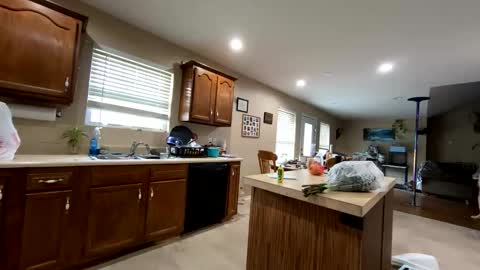 Snapshot of creeksidecouple chatting on May 2026 09:24:01 PM Creeksidecouple online show from May 2026 09:24:01 PM