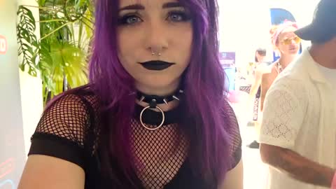 Snapshot of crimsonkitten chatting on May 2026 05:43:02 PM Crimson Kitten online show from May 2026 05:43:02 PM