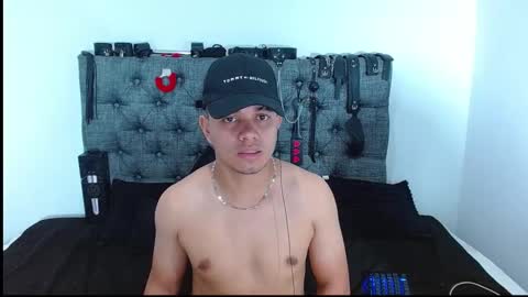 CRISANDMERY online show from February 2025 04:53:01 AM