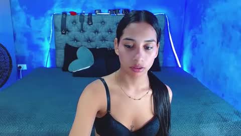 CRISANDMERY online show from September 2025 04:12:02 AM