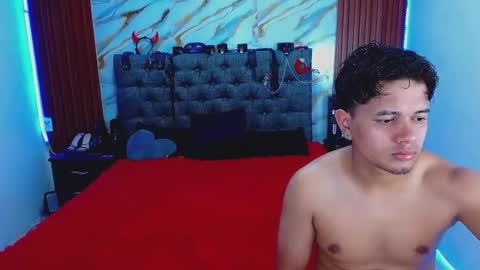 CRISANDMERY online show from March 2026 05:00:02 AM