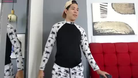 Cris Evanz online show from February 2025 04:31:01 PM