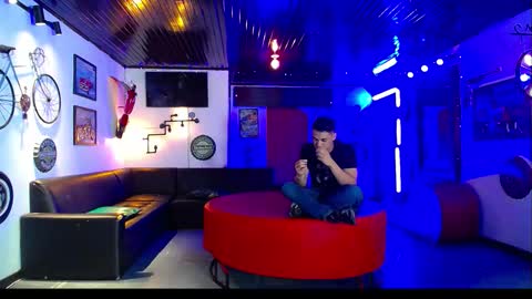 crismens online show from January 2026 08:03:01 PM