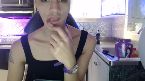 Snapshot of crisozzz chatting on April 2026 05:21:02 PM Cristina Onazis online show from April 2026 05:21:02 PM