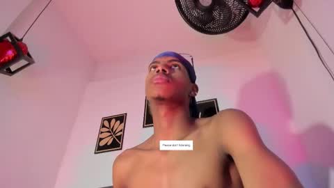 criss_zuri online show from March 2026 11:49:02 AM