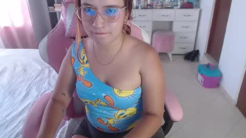 Snapshot of cristal_brown19 chatting on September 2025 07:39:01 PM andrea online show from September 2025 07:39:01 PM