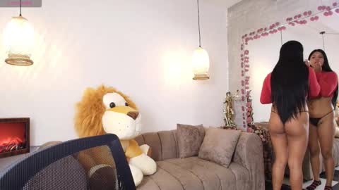 Snapshot of cristal_dim chatting on October 2025 02:17:02 PM CRISTAL online show from October 2025 02:17:02 PM