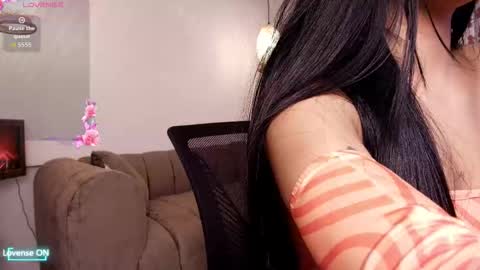 Snapshot of cristal_dim chatting on October 2025 08:32:02 PM CRISTAL online show from October 2025 08:32:02 PM