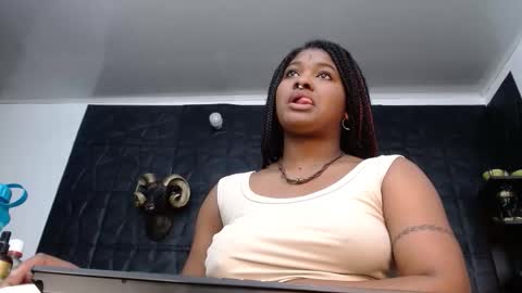 Hanna  online show from December 2025 07:03:01 AM