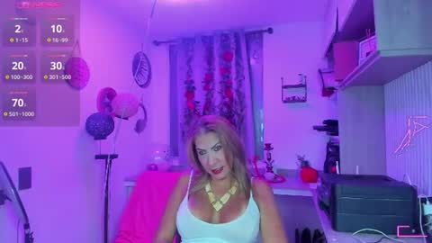 Snapshot of cristalayala_ chatting on June 2026 12:46:01 AM Cristal Ayala online show from June 2026 12:46:01 AM