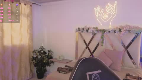 Crystalbroke  online show from July 2026 08:37:01 PM