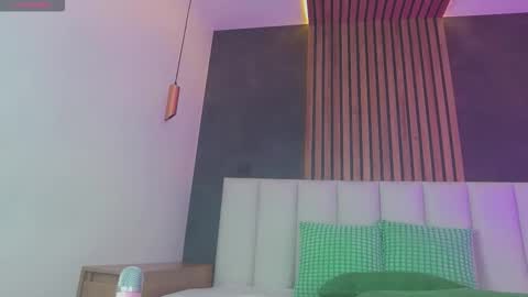 Nicole  Connection time 220pm-910pmCol online show from February 2026 08:45:02 PM