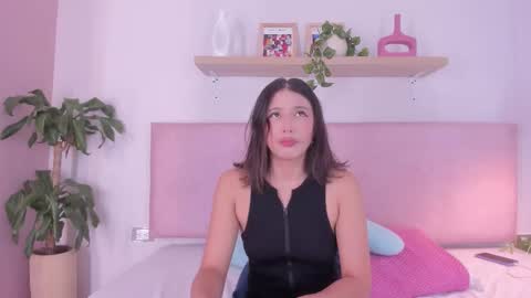 cristalfoxy_ online show from September 2025 12:06:01 PM