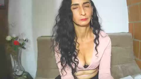 Snapshot of cristalvelvet chatting on May 2026 10:49:02 PM online show from May 2026 10:49:02 PM