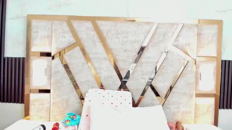 cristin  online show from March 2025 07:05:02 PM