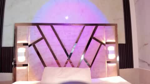 cristin  online show from January 2026 06:23:02 PM