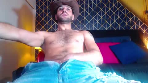 cristian hot9 online show from February 2025 10:00:02 PM