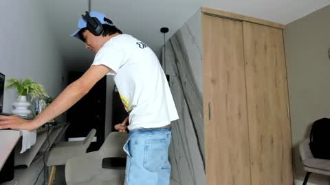 Cristian  online show from February 2025 09:15:01 PM