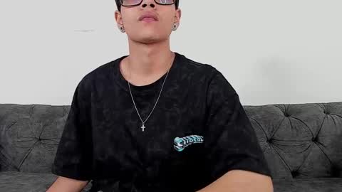 cristian_suarezz_ online show from October 2025 09:45:01 PM
