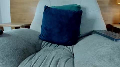 cristian_suarezz_ online show from October 2025 09:47:02 PM