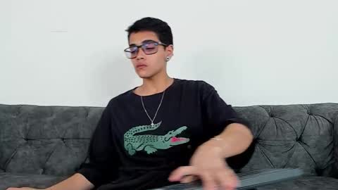 cristian_suarezz_ online show from October 2025 08:40:02 PM