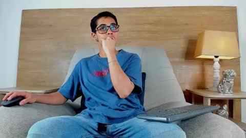 cristian_suarezz_ online show from October 2025 08:30:02 PM