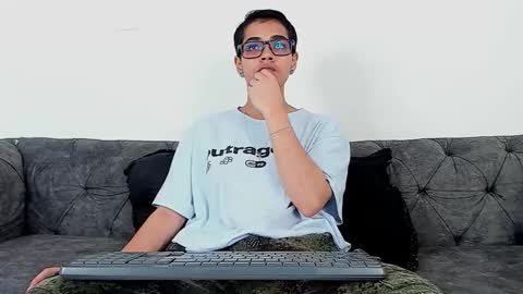 cristian_suarezz_ online show from October 2025 08:53:02 PM