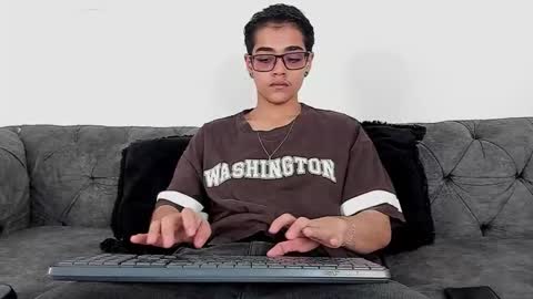 cristian_suarezz_ online show from October 2025 09:27:02 PM