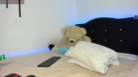 Snapshot of cristina_fernando chatting on June 2026 11:51:02 PM soycriss online show from June 2026 11:51:02 PM
