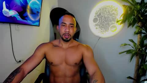 Snapshot of cristobal12cock chatting on December 2025 12:11:02 PM Cristian online show from December 2025 12:11:02 PM