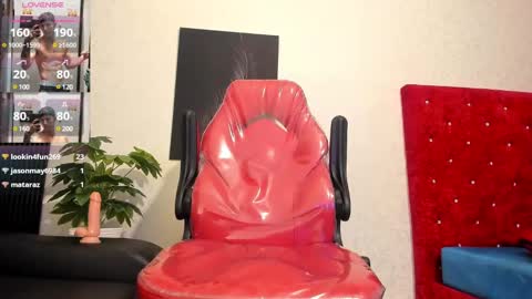 cristopher23  online show from February 2025 11:13:01 PM