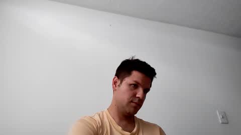 cristopher3042 online show from February 2025 08:00:02 PM