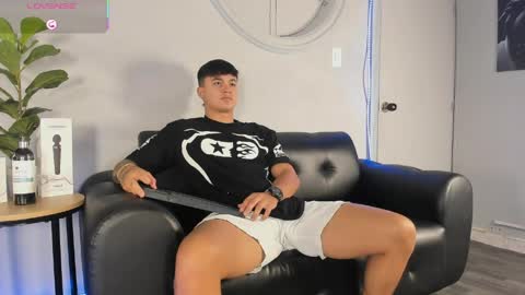 Snapshot of cristopher_strong chatting on April 2026 12:33:01 PM Cristopher online show from April 2026 12:33:01 PM