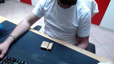 crocken_bisc online show from April 2026 03:05:01 PM