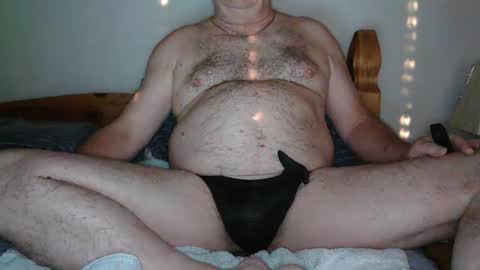 Snapshot of crowbarbi chatting on October 2025 11:35:01 AM Crowbarbi online show from October 2025 11:35:01 AM