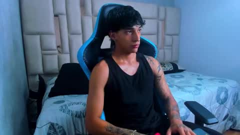 Snapshot of croy_myer chatting on February 2026 04:02:01 AM Croy online show from February 2026 04:02:01 AM